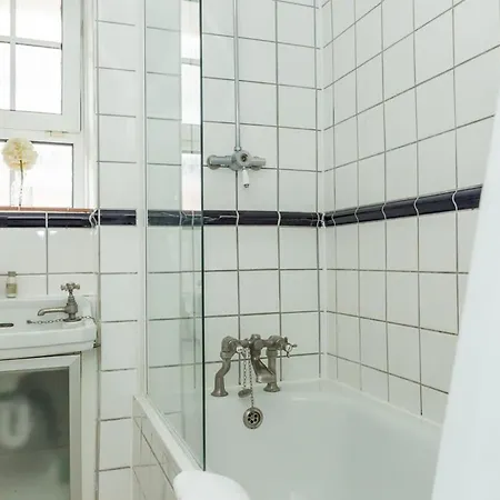 Convenient 2 Bedroom Apartment In Waterloo London Exterior photo